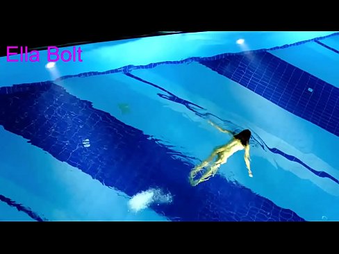 ❤️ No puedo dejar de mirar, joven rubia pillada nadando desnuda en la piscina del complejo ELLA BOLT Super sexo en es.pornpictureshq.ru ❌️